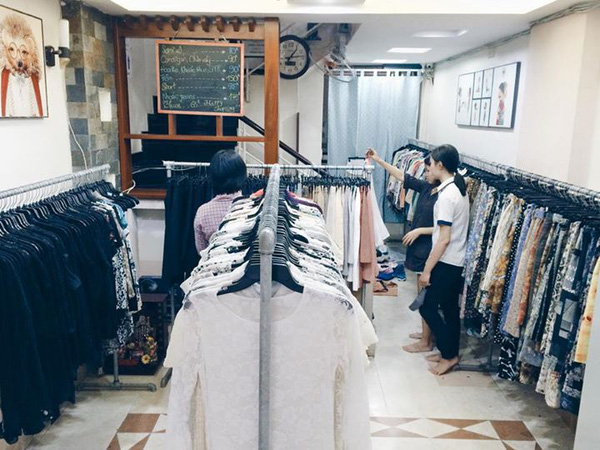 Lời nhắc từ chiếc áo tồn kho và khoảnh khắc một chủ shop nhận ra mình “lãi giả”